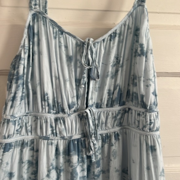AE Light Blue tie dye, Tie front spaghetti strap dress with pockets. Size XL. - Picture 6 of 12